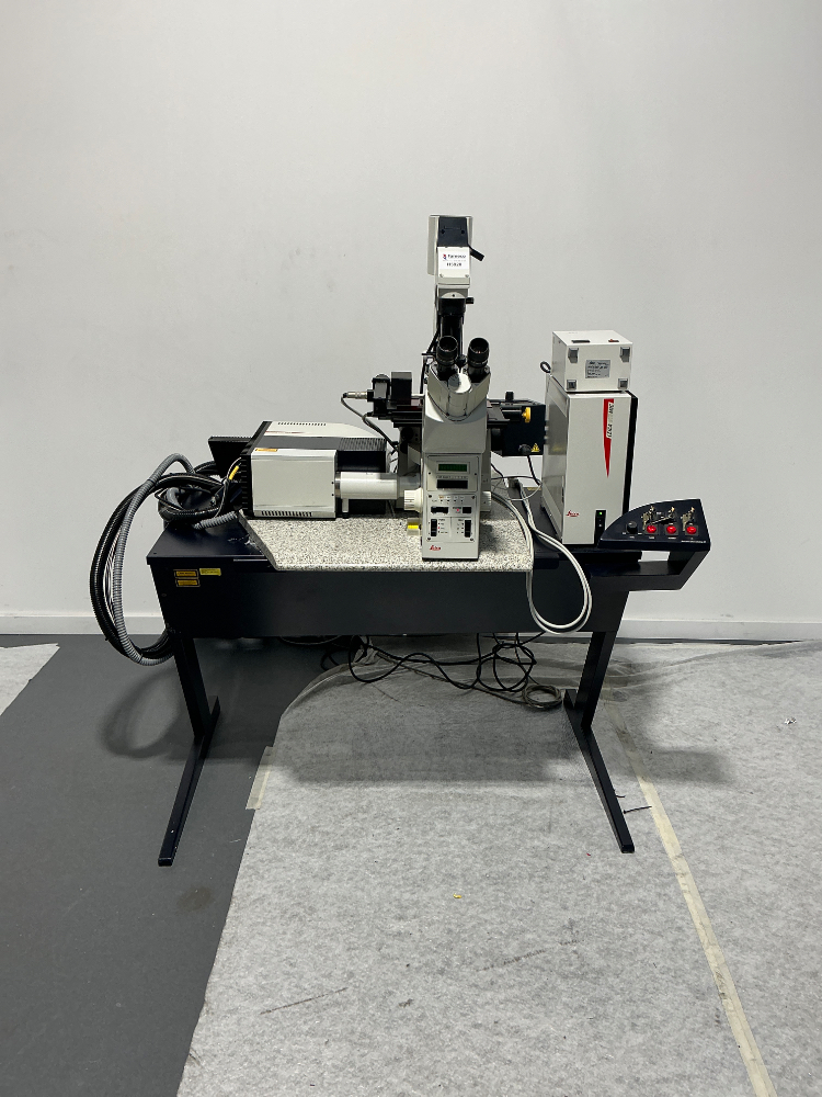Image of Leica DMIRE2 Microscope